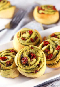 Molinillos de Pesto de Tomate Secos al Sol navideños
